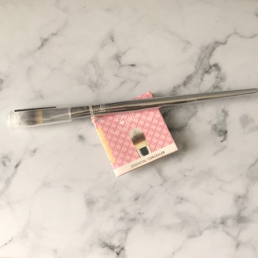It Essential Concealer Brush